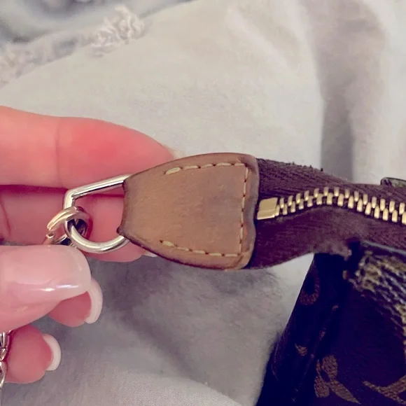 Louis Vuitton Monogram Canvas Crossbody Bag in Brown - Picture 8 of 9